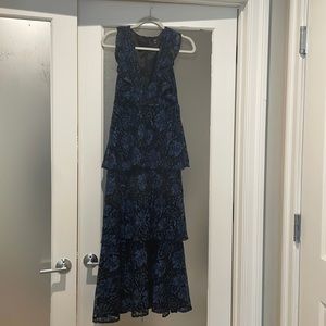 Lulus lace ruffled maxi dress